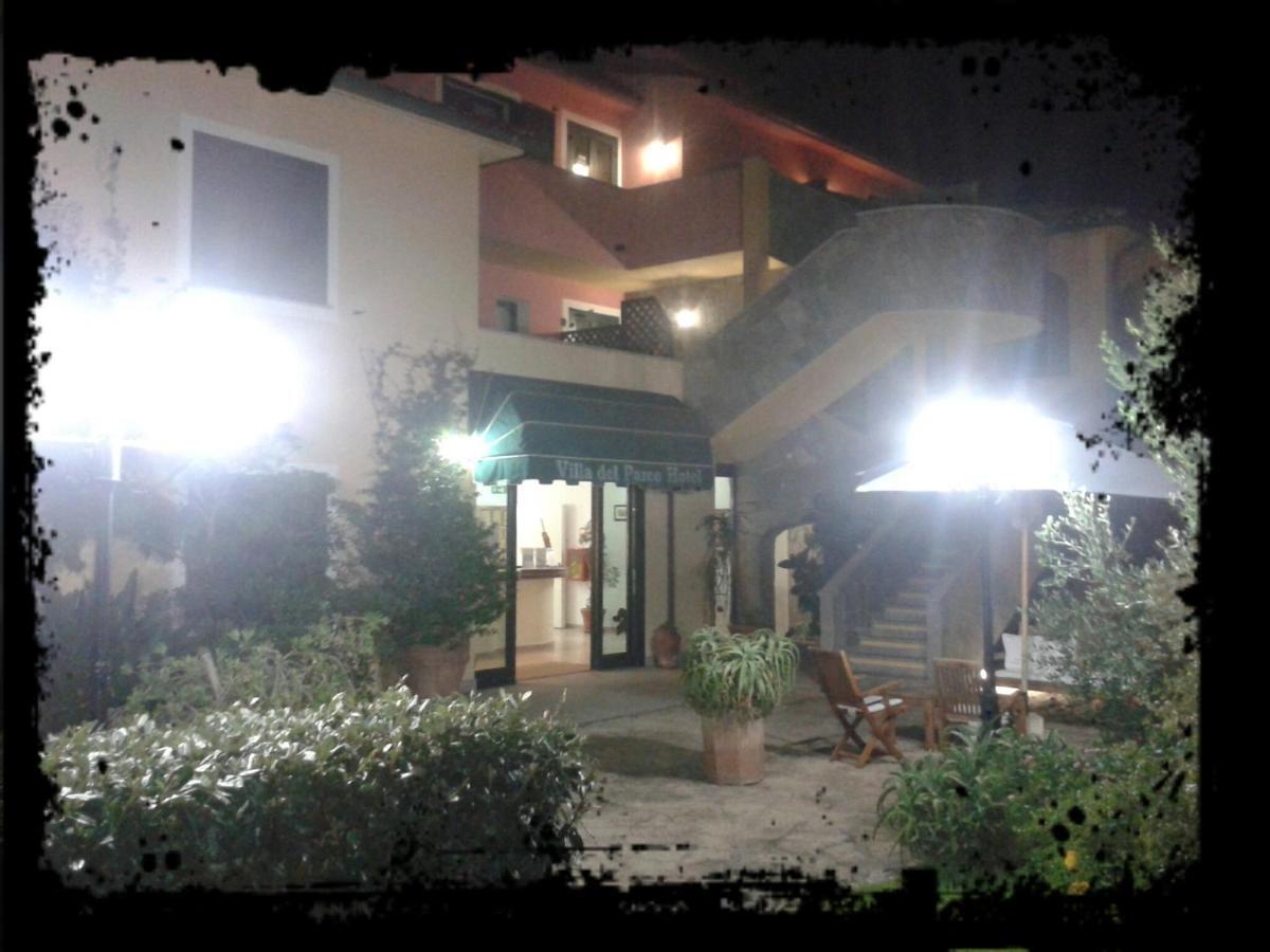 Hotel Villa Del Parco La Maddalena  Exterior foto